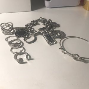 Guess jewelry 2 bracelets and 5 rings
